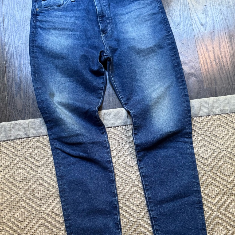AG The Farrah Skinny Ankle High-Rise Jeans - med Blue with raw hem